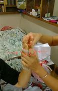 手镯传奇私服 手镯拿不下来取不下来怎么办 四种方法让你轻松取下手镯